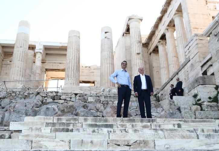 Στην Ακρόπολη ο Κυρ. Μητσοτάκης με τον Όλαφ Σολτς