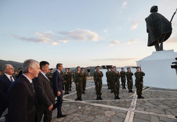 Ταξίδια με μοντέρνο διαβατήριο - Ο Όλαφ τρώει ξύλο για την Κίνα αλλά δεν πτοείται  