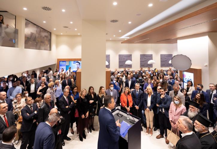 Eurobank: Τι είναι η νέα phygital φιλοσοφία εξυπηρέτησης