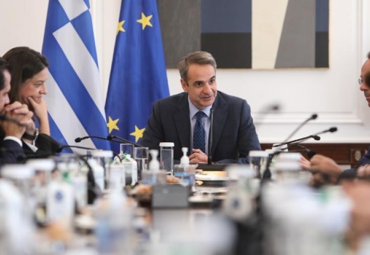 Μητσοτάκης: Με μέτρα ενισχύουμε το εισόδημα των πολιτών - Ντροπή το πολιτικό πρόσημο στην παιδική κακοποίηση