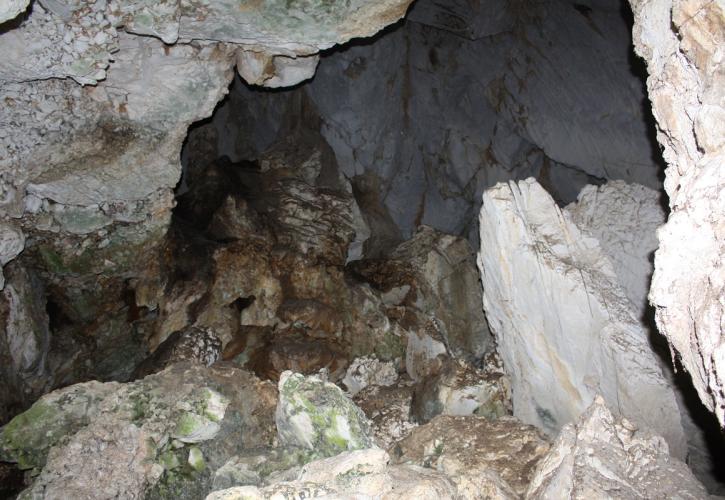 Φλώρινα: Σαράντα σπήλαια αποκάλυψε η υποχώρηση των υδάτων στη Μεγάλη Πρέσπα
