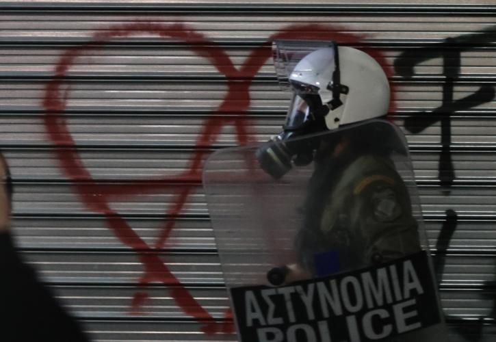 Πολυτεχνείο: Ολοκληρώθηκαν οι εκδηλώσεις - Σοβαρά επεισόδια στην Πάτρα – 40 προσαγωγές σε Θεσσαλονίκη
