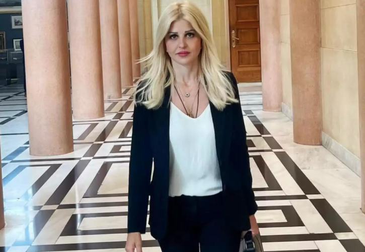 Αποθέωση για Έλενα - Άλλο ο Αλέξης κι άλλο η Έφη για «κόκκινα» - Τα πέδιλα της Έμμας