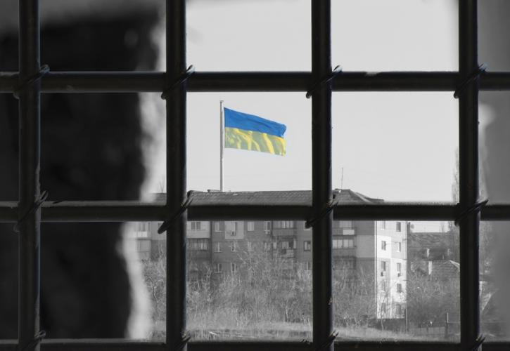 FT: Η ΕΕ επιδιώκει να μαζέψει 15 δισ. για την Ουκρανία από τα δεσμευμένα ρωσικά assets
