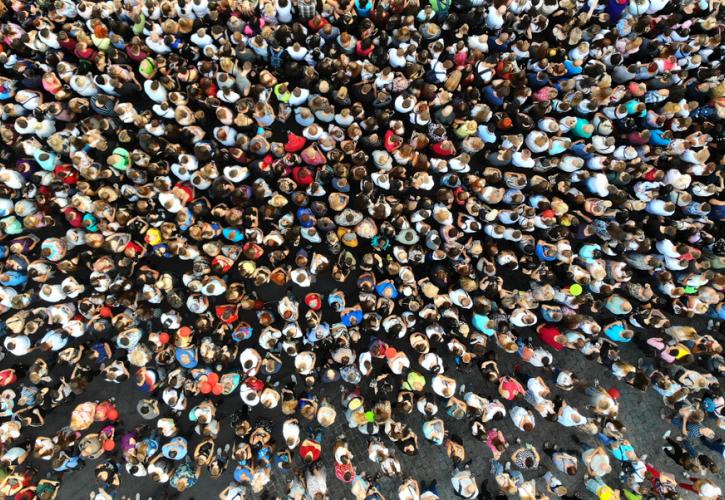 8 δισεκατομμύρια άνθρωποι: Τα σημεία «κλειδιά» στην απογραφή του παγκόσμιου πληθυσμού