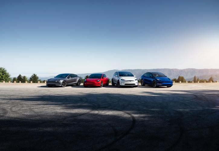 Tesla: Μειώνει εκ νέου τις τιμές πώλησης οχημάτων στις ΗΠΑ για να «ξυπνήσει» τη ζήτηση