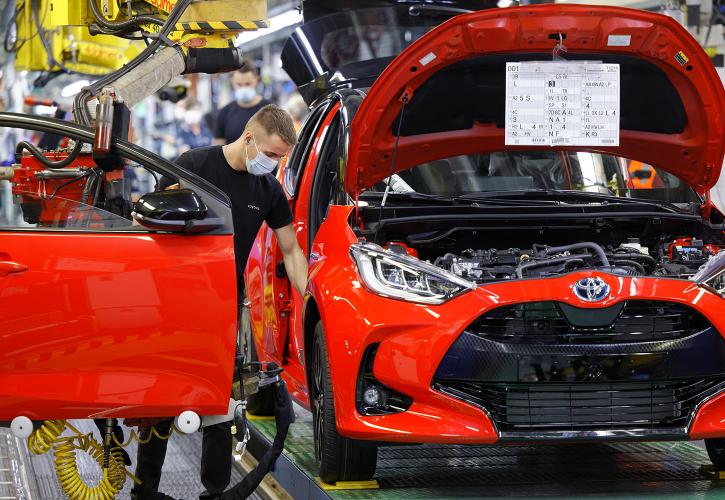 Toyota: Άνοδος στις πωλήσεις τον Οκτώβριο, όμως τα προβλήματα στην εφοδιαστική αλυσίδα επιμένουν