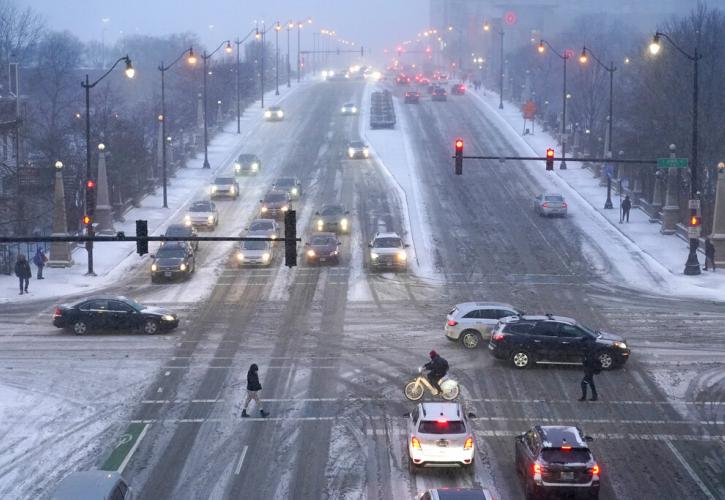 ΗΠΑ: Ακυρώθηκαν σχεδόν 4.000 πτήσεις καθώς «χτυπά» η χιονοθύελλα