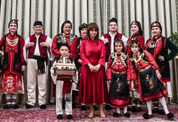 Η Μπάντα των ΕΔ και η Προεδρική Φρουρά έψαλαν τα κάλαντα στην ΠτΔ