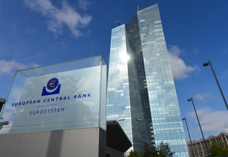 Έρευνα Bloomberg: Δύο αυξήσεις 50 μ.β. στα επιτόκια της ΕΚΤ μέχρι την «κορύφωση» του Μαΐου
