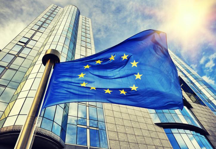 Η ΕΕ υιοθετεί τον ελάχιστο φόρο 15% στις πολυεθνικές