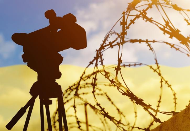 Πόλεμος στην Ουκρανία: Το κοινοβούλιο υιοθετεί αμφιλεγόμενο νόμο για τα ΜΜΕ