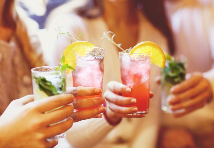 «Ταμείο» 11 δισ. δολ έκαναν το 2022 τα ποτά με χαμηλή περιεκτικότητα ή καθόλου αλκοόλ – Η εικόνα διεθνώς