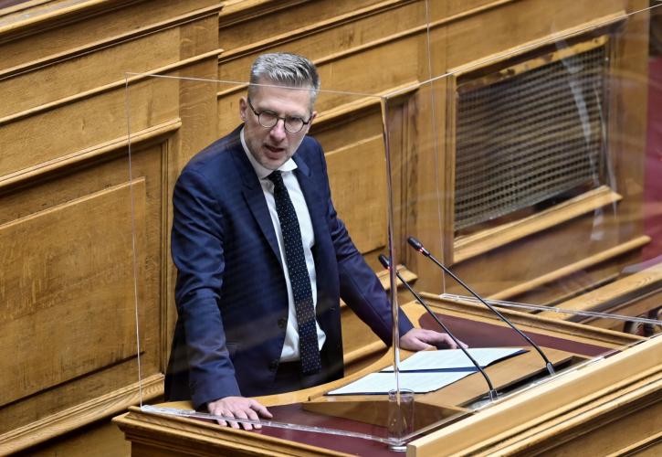 Σκέρτσος: Η επανεφεύρεση της πολιτικής σε συνθήκες μέγα-κρίσεων