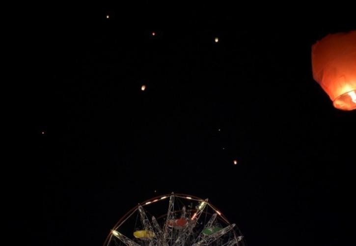 Με πολύχρωμα φαναράκια γέμισε ο ουρανός της Θεσσαλονίκης