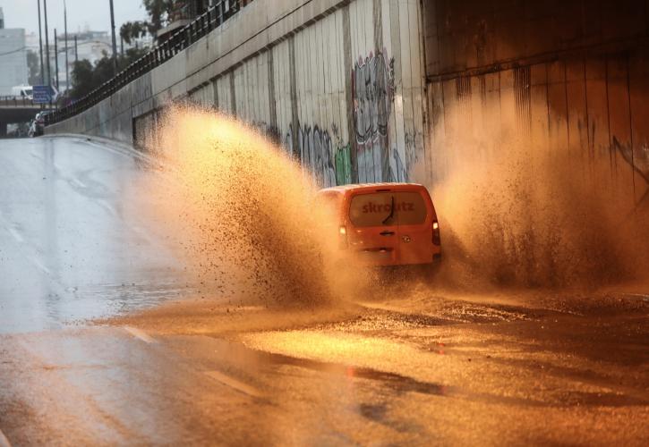 Κακοκαιρία: Στην Αττική τα σημαντικότερα προβλήματα - Πάνω από 200 κλήσεις στην Πυροσβεστική