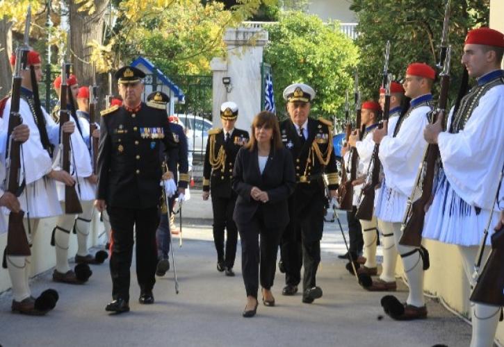 Στον Καθεδρικό Ναό Αθηνών θα παρακολουθήσει η ΠτΔ Κατερίνα Σακελλαροπούλου την Ακολουθία της Αναστάσεως