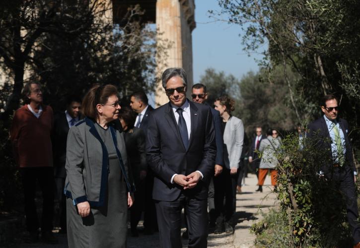 Επίσκεψη Μπλίνκεν στην Αρχαία Αγορά - «Σε εξαιρετικά υψηλά θετικό επίπεδο οι σχέσεις Ελλάδας - ΗΠΑ» είπε η Μενδώνη