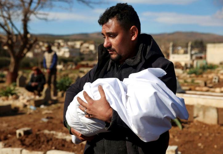 Σεισμός στην Τουρκία: Πάνω από 16.000 οι νεκροί - Μάχη με τον χρόνο δίνει η ελληνική αποστολή