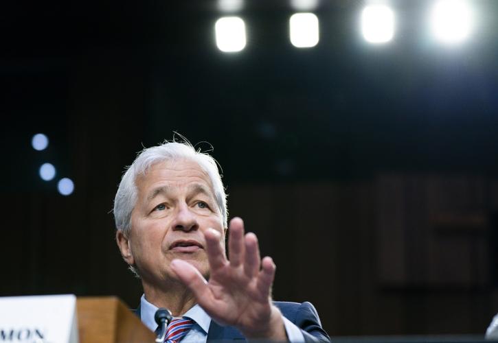 Jamie Dimon: Η Fed «έχασε λίγο την μπάλα με τον πληθωρισμό»