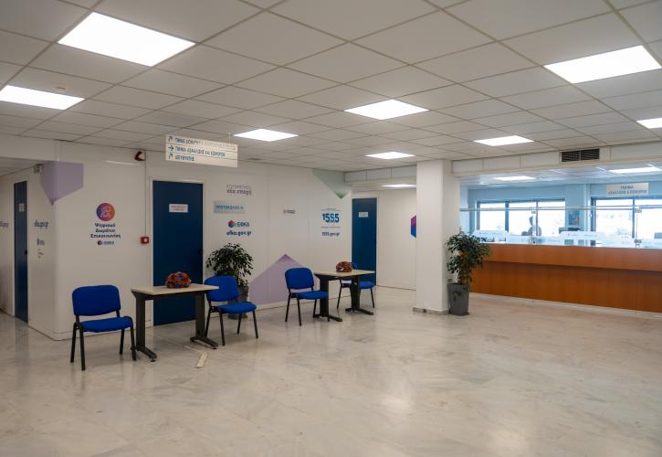 Χατζηδάκης: Τα 3+10 πρότυπα υποκαταστήματα σε όλη την Ελλάδα δείχνουν το νέο πρόσωπο του ΕΦΚΑ