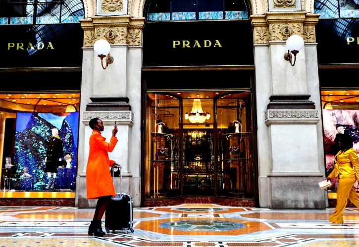 Prada: Αύξηση πωλήσεων 20% στο α' εξάμηνο, με ώθηση από Ασία και Ευρώπη
