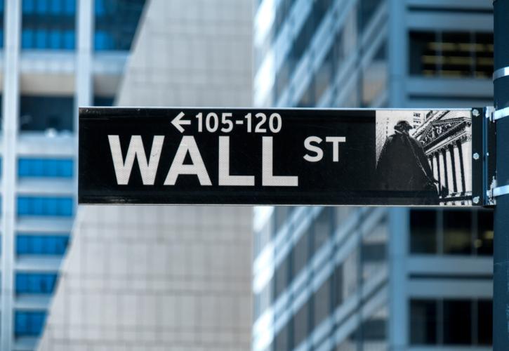 Στο «κόκκινο» η Wall Street υπό τον φόβο των επιτοκίων - «Άλμα» στις αποδόσεις των ομολόγων