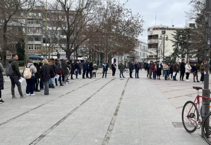 Πρωτοφανής προσέλευση στις αιμοδοσίες υπέρ των τραυματιών του δυστυχήματος στα Τέμπη