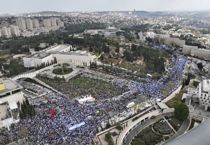 Τι συμβαίνει στο Ισραήλ: Η δικαστική μεταρρύθμιση που «βυθίζει» τη χώρα στο χάος