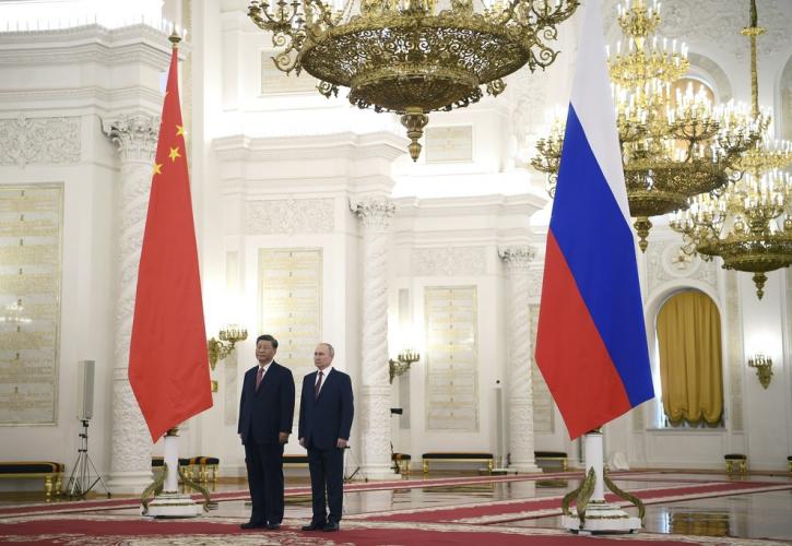 Ο Πούτιν καλωσόρισε στο Κρεμλίνο τον Σι Τζινπίνγκ