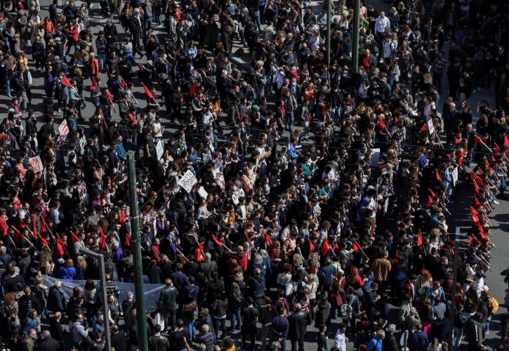 Πανεργατική απεργία την Πέμπτη για την τραγωδία στα Τέμπη: «Κατεβάζει» ρολά η Ελλάδα - Τι ισχύει με ΜΜΜ και σχολεία