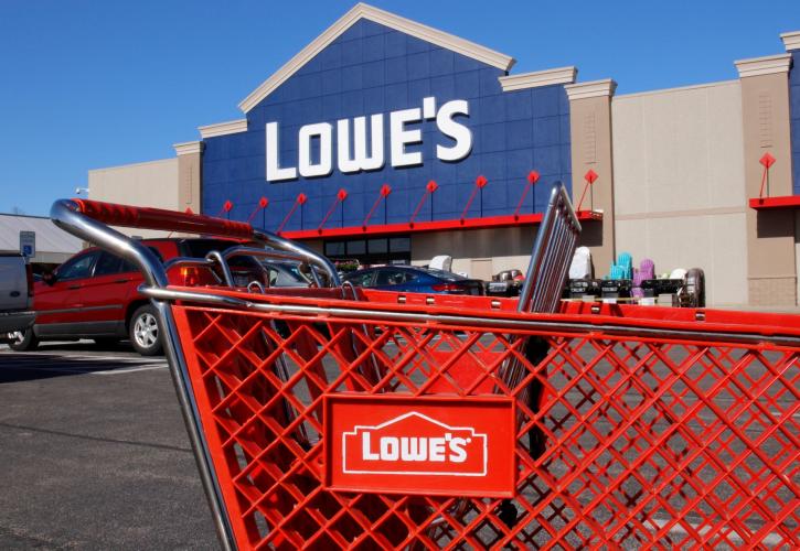 Lowe's: «Ψαλίδι» στις πωλήσεις, καθώς υποχωρούν οι αγορές DIY των Αμερικανών καταναλωτών 