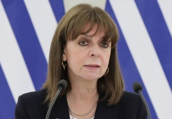 Σακελλαροπούλου στους απόδημους Έλληνες: Η πατρίδα μας αναγνωρίζει σε σας ένα αναπόσπαστο κομμάτι του εαυτού της