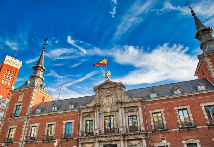 Ισπανία: Οι Σοσιαλιστές κατέληξαν σε συμφωνία με το καταλανικό Junts για παροχή κυβερνητικής στήριξης
