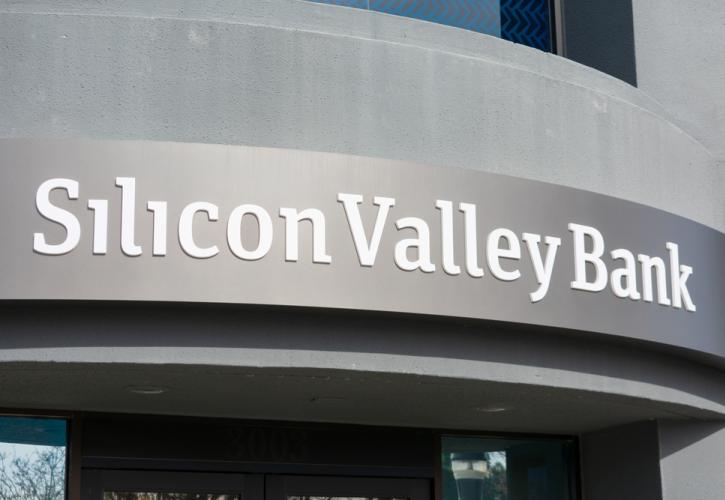 Silicon Valley Bank: Η χρεοκοπία και οι φόβοι για ντόμινο - Οι αυξήσεις των επιτοκίων «ταρακουνούν» τις τράπεζες- Startups σε πανικό