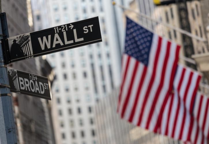 «Αέρας» αισιοδοξίας στην Wall Street μετά τη συμφωνία για το χρέος