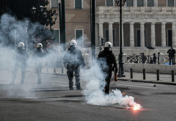 Επεισόδια στο Σύνταγμα στο περιθώριο του συλλαλητηρίου για τη σιδηροδρομική τραγωδία