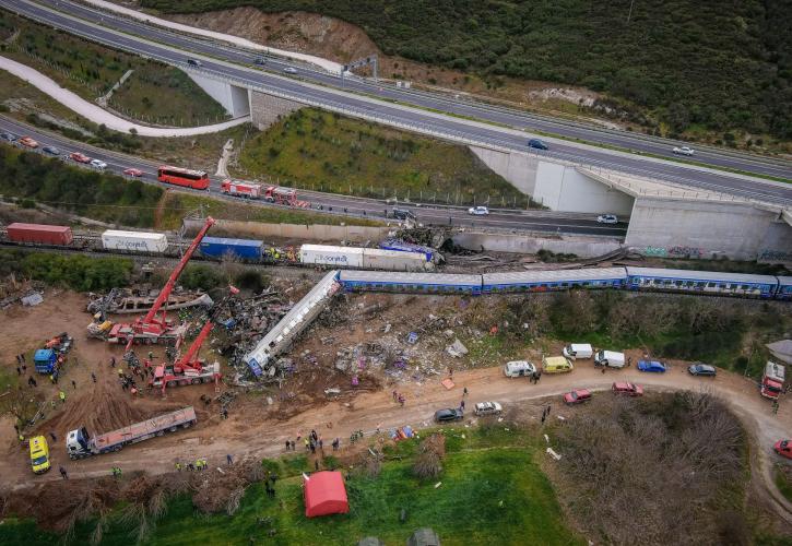 Tέμπη: Τον πλήρη ιατρικό φάκελο του μηχανοδηγού της αμαξοστοιχίας ζητά από τη ΡΑΣ η εξεταστική