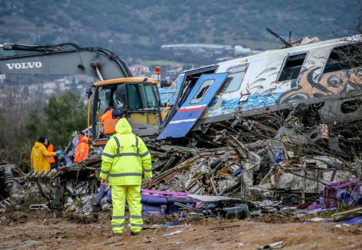 Ώρα απολογιών για τα Τέμπη: Στον εφέτη ανακριτή ο ένας από τους απογευματινούς σταθμάρχες