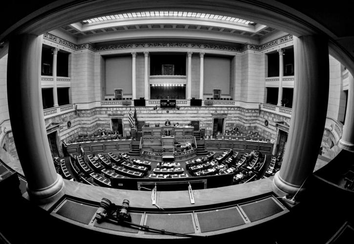 Βουλή-Εξεταστική για Τέμπη: Αποφασίστηκε ο προγραμματισμός για την κλήση των επομένων μαρτύρων