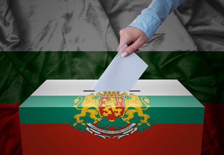 Βουλγαρία: Η κυβέρνηση Ντένκοφ επέζησε της πρώτης της πρότασης μομφής