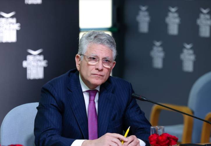 Κομισιόν: «Κλειδί» η συνεργασία με τη βιομηχανία για την ενεργειακή μετάβαση – Μετά το 2026 η επιβολή φόρου στον άνθρακα