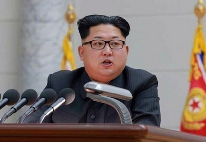 Κιμ Γιονγκ Ουν: Οι ένοπλες δυνάμεις πρέπει να είναι έτοιμες να συντρίψουν τον εχθρό με «τα πιο ισχυρά μέσα»