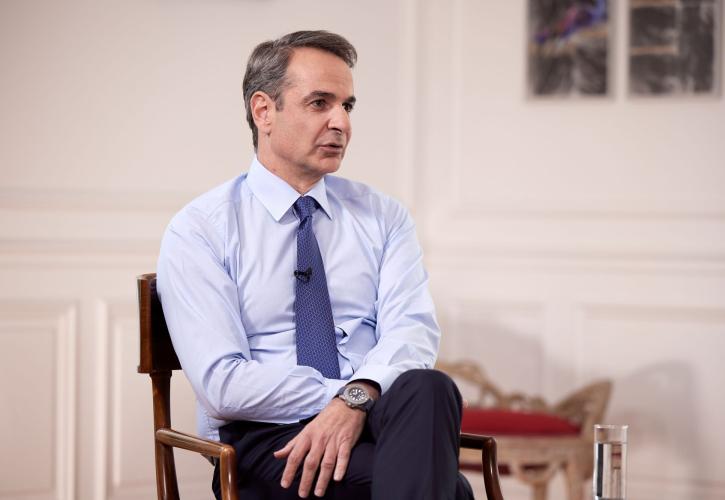 Στην Τήνο για Πάσχα με την οικογένειά του ο Κυριάκος Μητσοτάκης