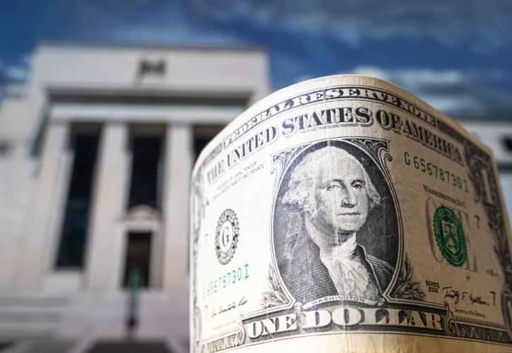 Μπεζ Βίβλος (Fed): Μέτρια η οικονομική ανάπτυξη στις ΗΠΑ