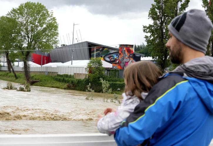 Ιταλία: Η Εμίλια Ρομάνια βυθισμένη στα νερά και τη λάσπη - 13 νεκροί
