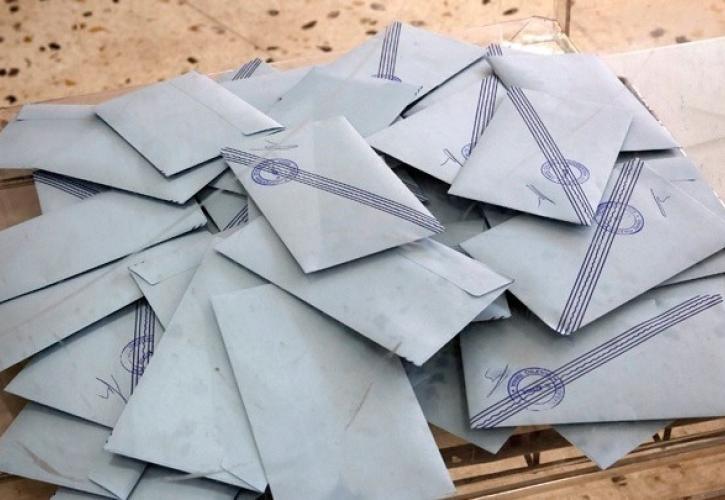 ΗΠΑ: Η ελληνική ομογένεια ζητά επιστολική ψήφο και κατάργηση των περιορισμών
