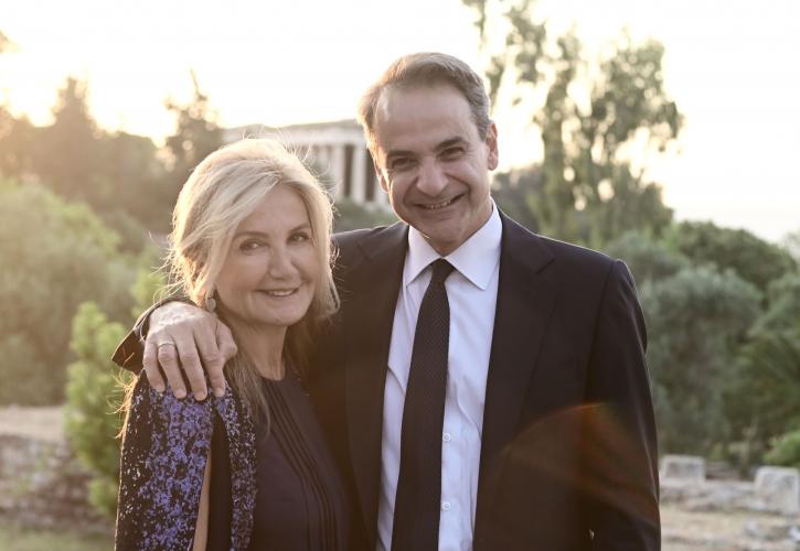 Κυριάκος Μητσοτάκης και Μαρέβα Γκραμπόφσκι στην απονομή του διεθνούς βραβείου Pritzker