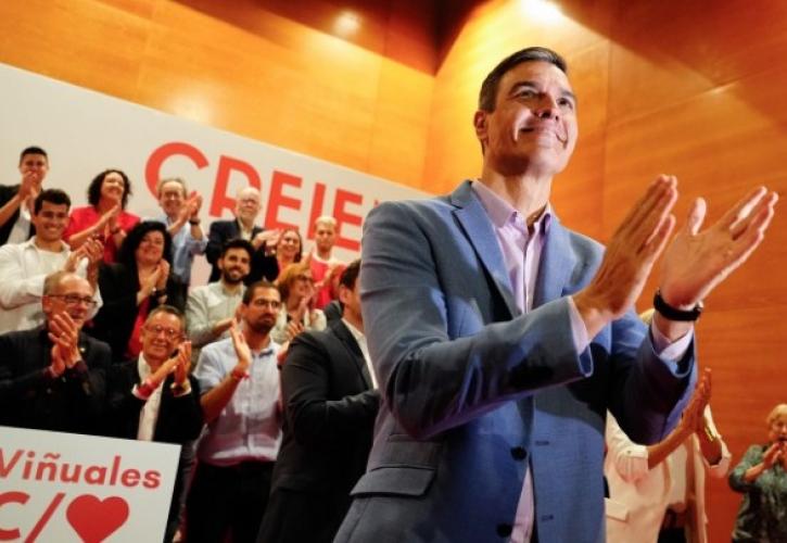 Ισπανία: Ο Πέδρο Σάντσεθ στην άμυνα στις δημοτικές και περιφερειακές εκλογές