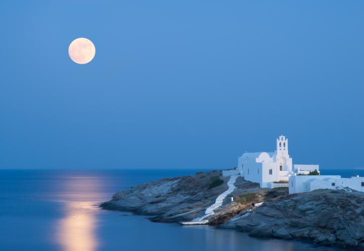 H βρετανική Express ξεχωρίζει τη Σίφνο για το 2024